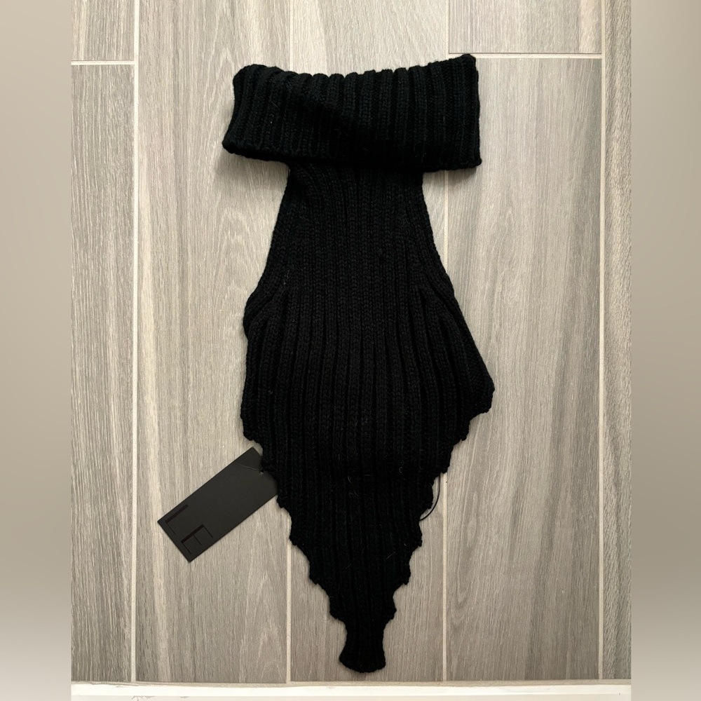 Local European saro knit top
